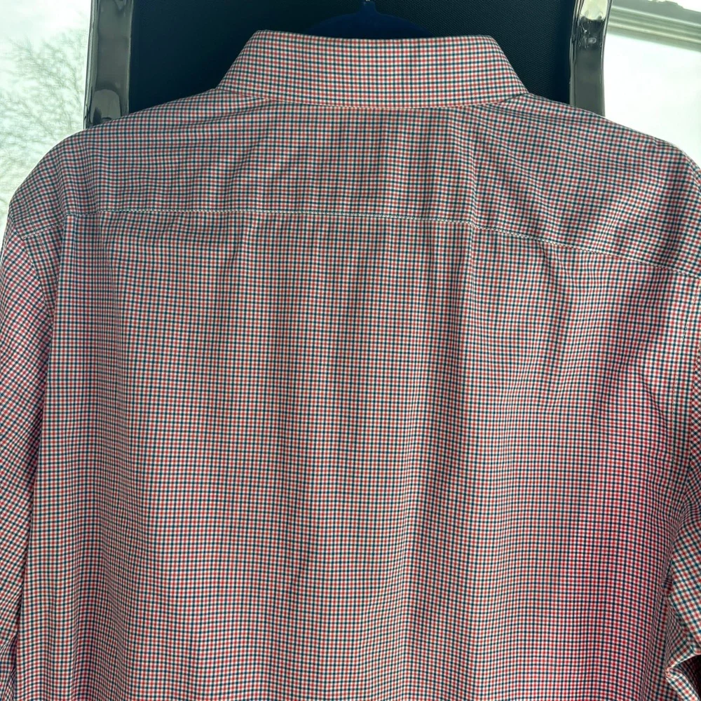 Banana Republic Size L Red/ Blue Plaid Button Down